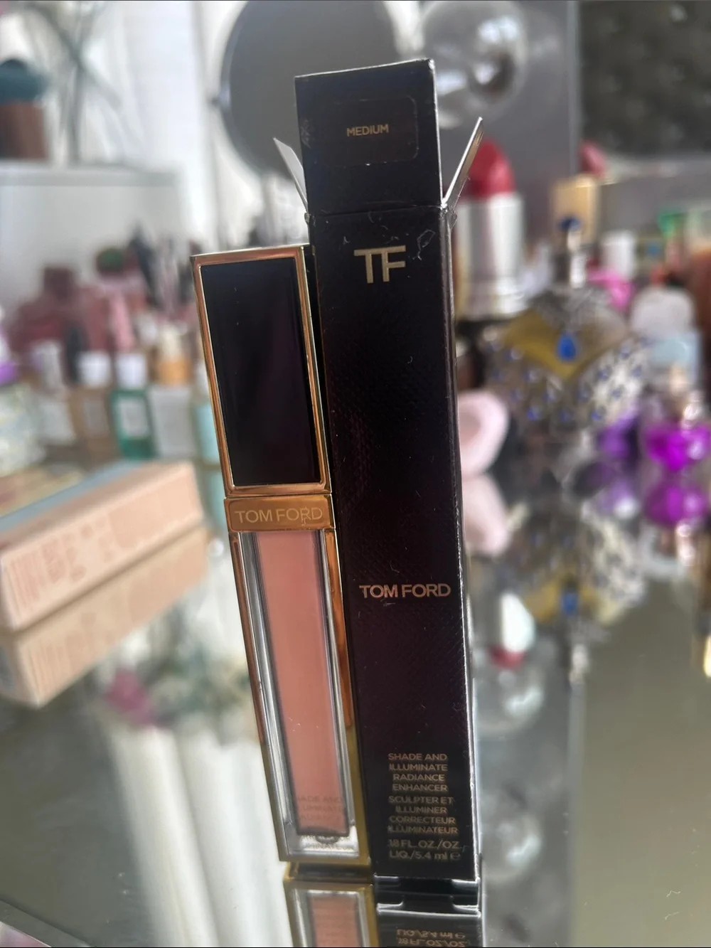 Tom Ford shade and illuminate radiance, enhancer, — Medium